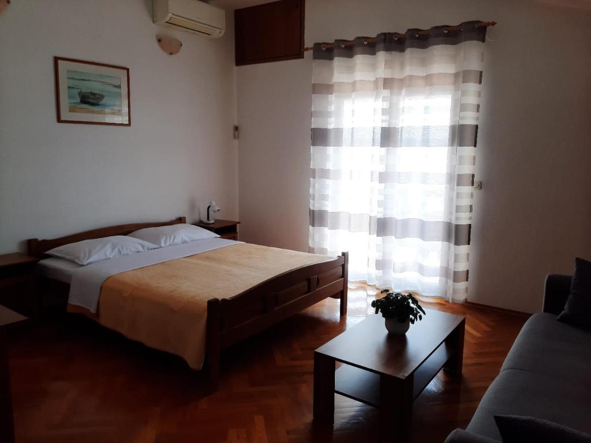 Apartments Ivanka Starigrad Paklenica Exterior photo